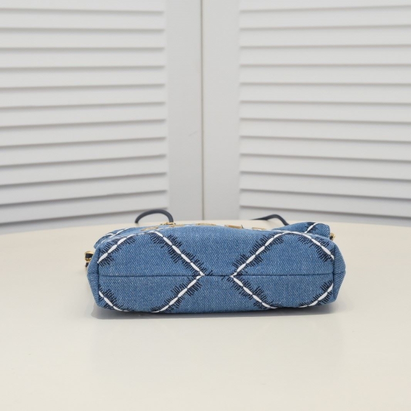 Ch**el hobo 22 bags